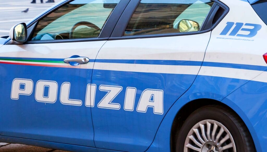 macchina della polizia